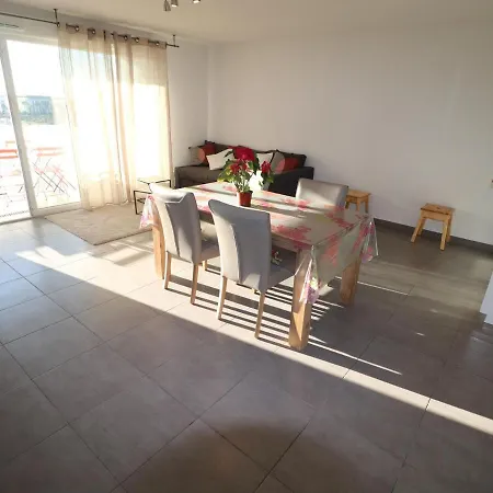 T3 A Sete: Climatise, Terrasse & Double Parking - Fr-1-472-141