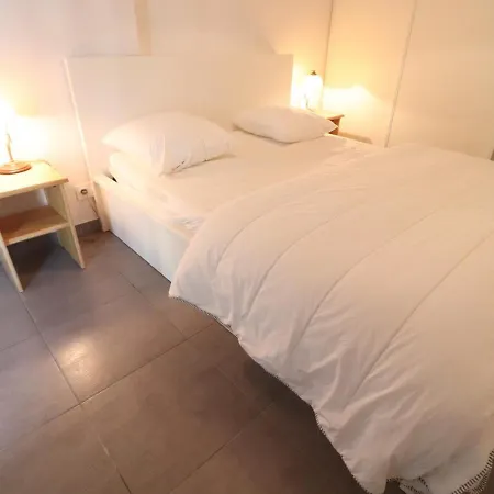 T3 A Sete: Climatise, Terrasse & Double Parking - Fr-1-472-141 Appartement